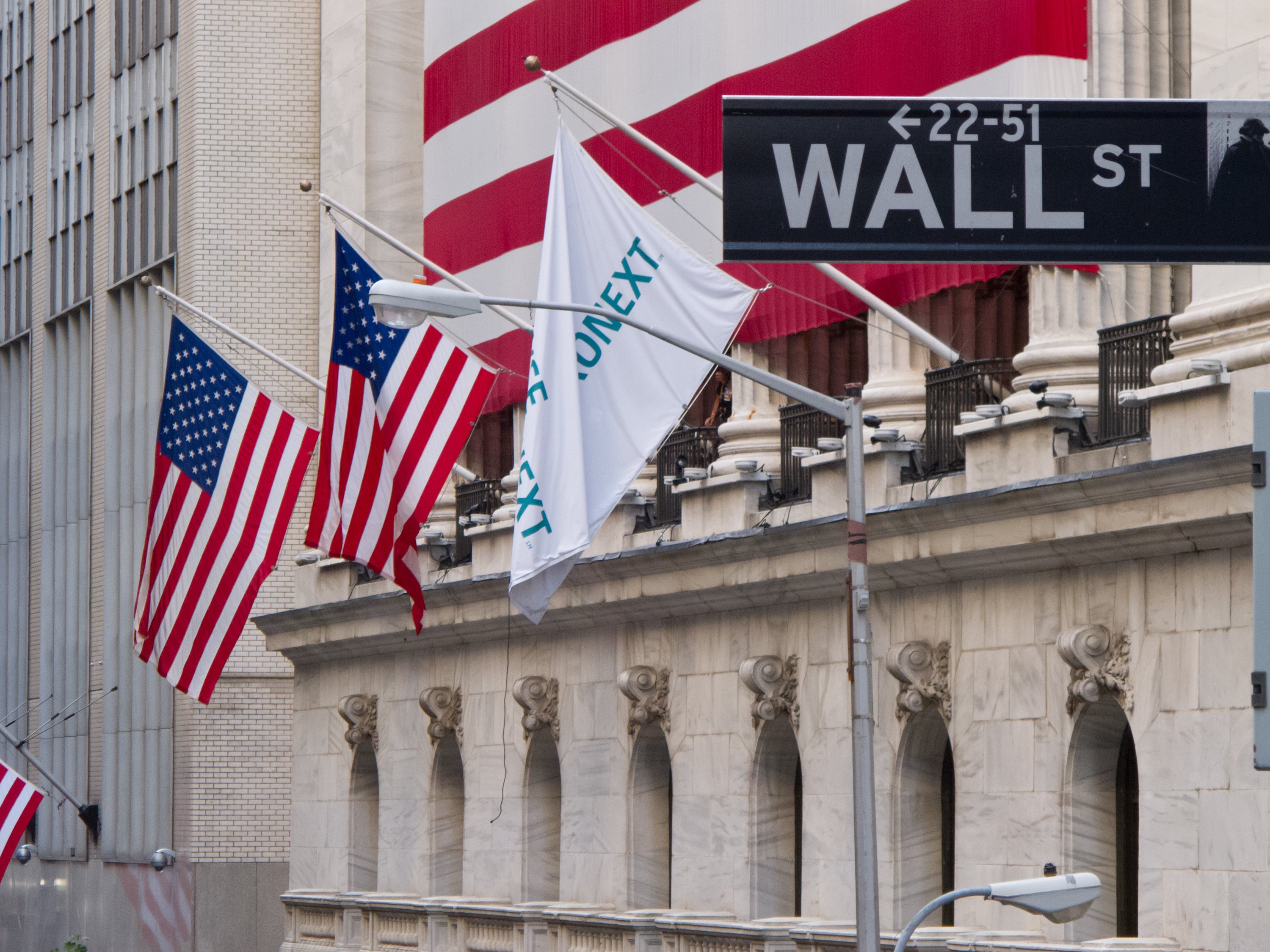 The New York Stock Exchange on Wall Street, where the S&P 500's biggest 7 stocks trade