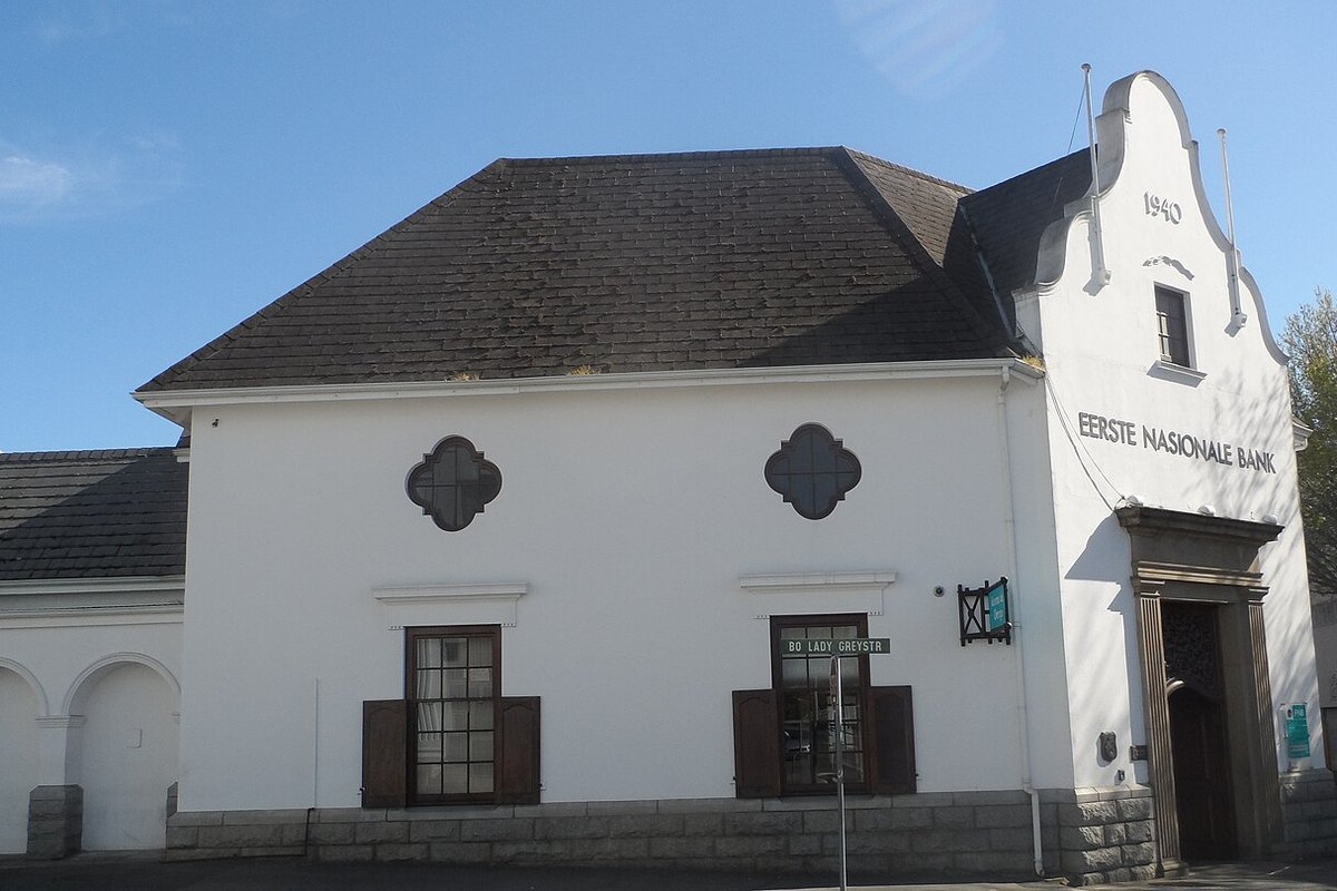 The Eerste Nasionale Bank building in Paarl, with its Cape Dutch gable dated 1940