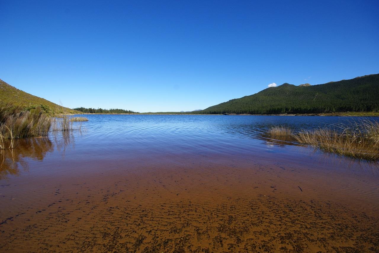 Theewaterskloof Dam between Grabouw and Villiersdorp