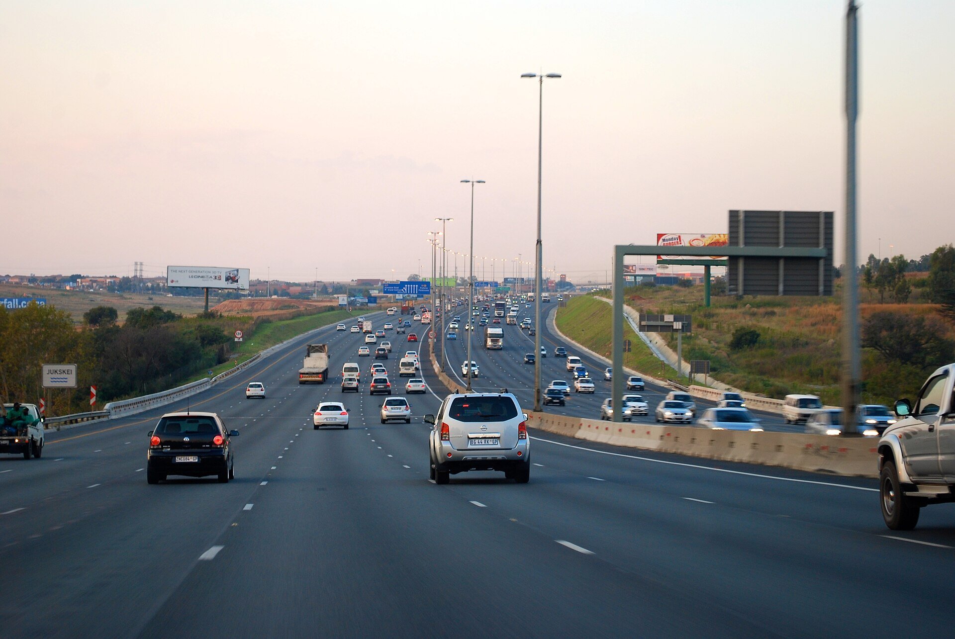 Evening traffic on the N1 highway between Johannesburg and Pretoria