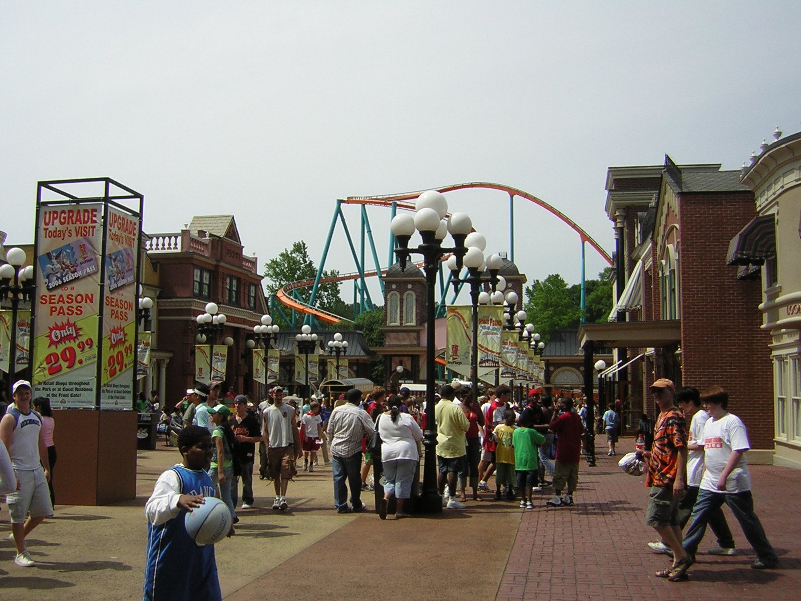 The main gate at Six Flags Over Georgia